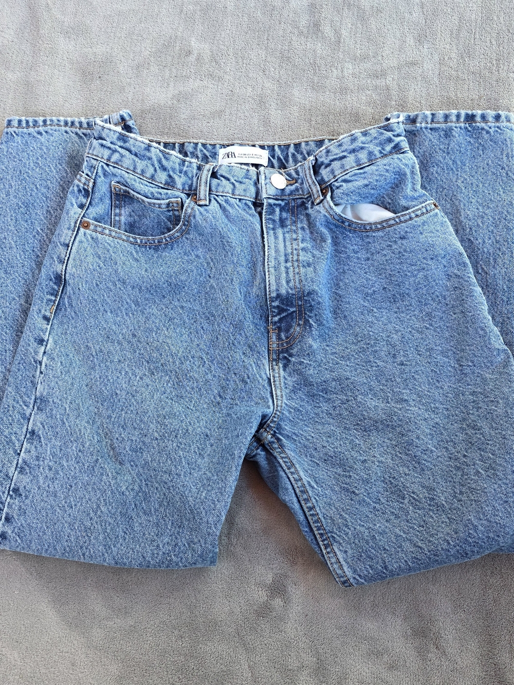 Zara High Rise Mom Jeans Light Wash Cropped Straight Leg Size 6 W28